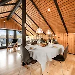 Tjana - 6km From The Sea By Interhome *